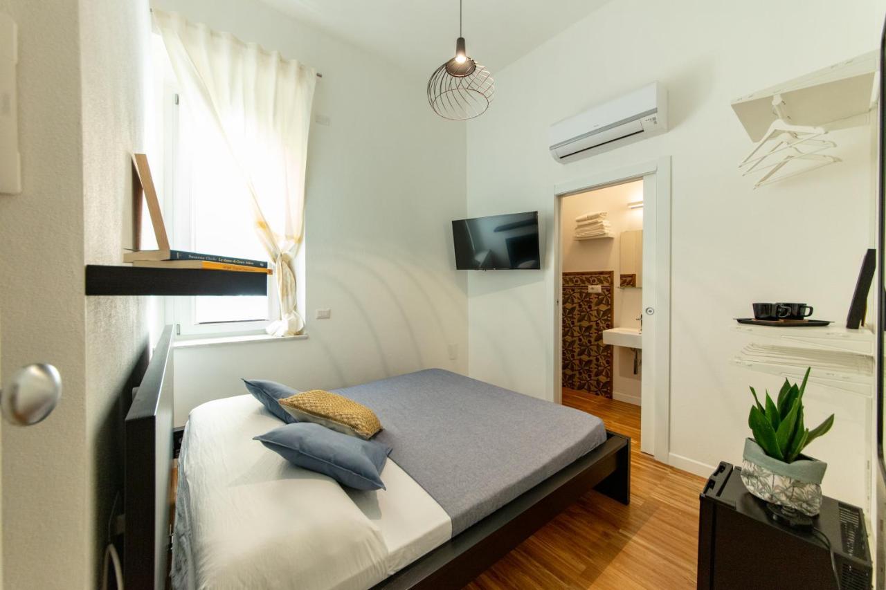 Lele'S Rooms Cagliari Exterior photo