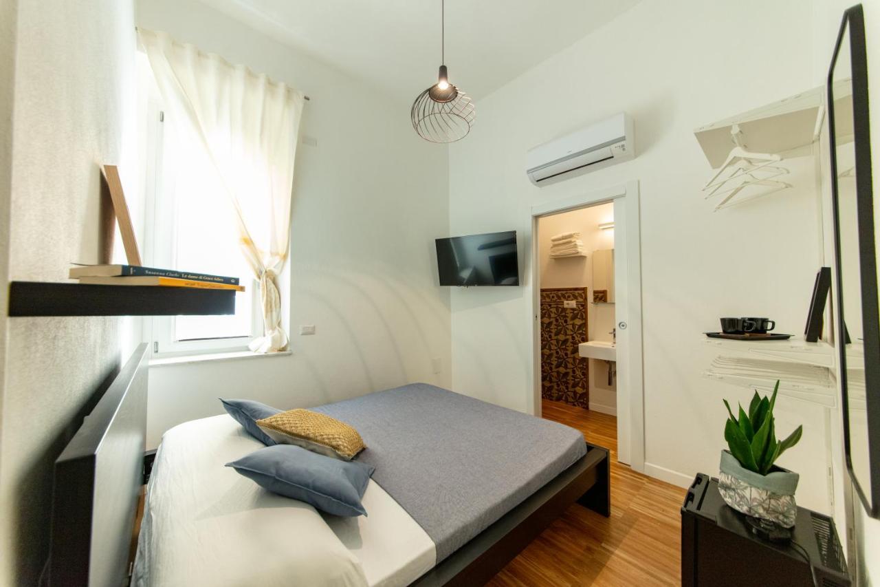 Lele'S Rooms Cagliari Exterior photo